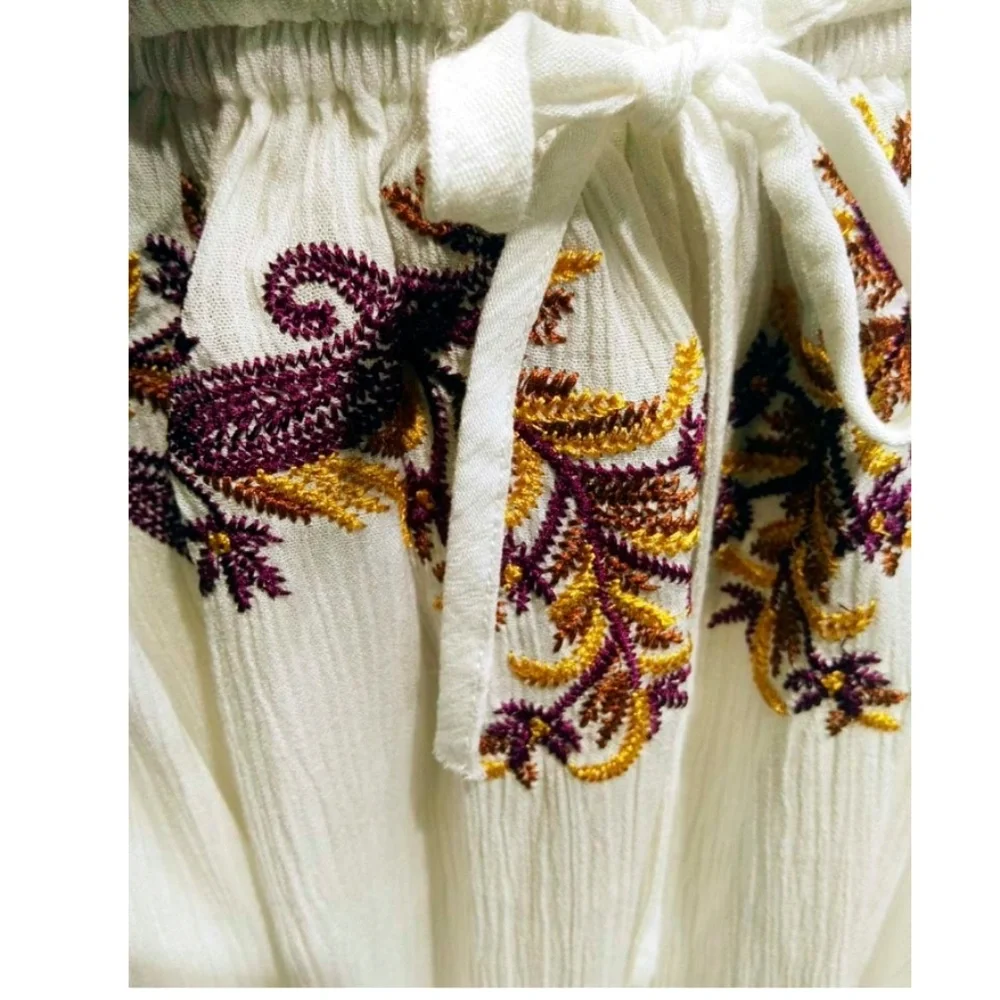 Boho White plunging neck tassel embroidered floral dress - Picture 10 of 10